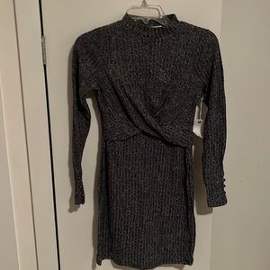 NWT Francesca’s Mock Neck Fitted Lightweight Long Sleeve Dress